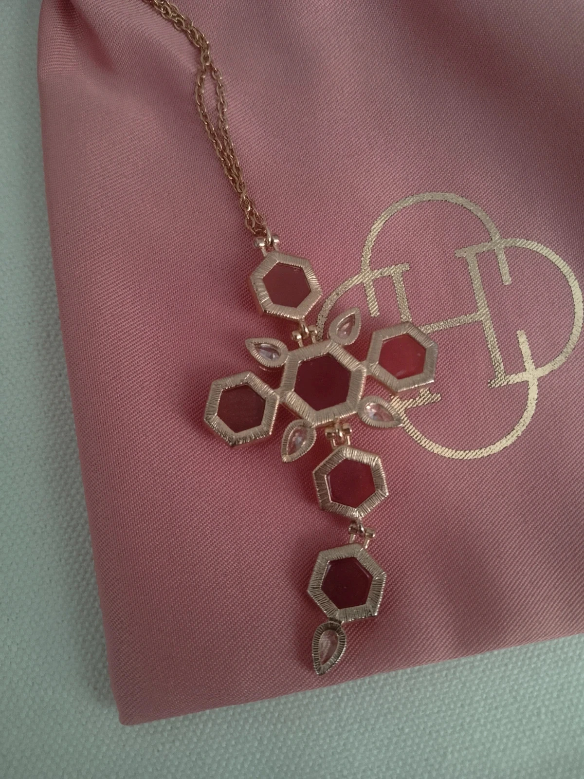 Collier pendentif croix en pierres de cornaline – photo 4